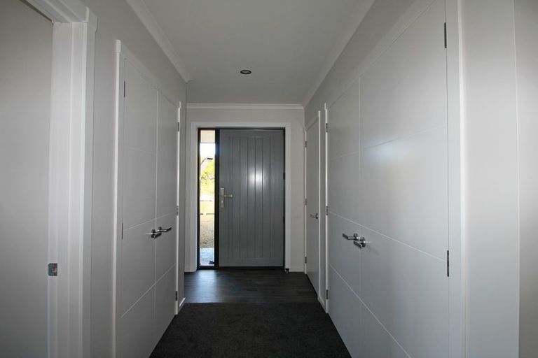 Photo of property in 2 Hollys Lane, Weston, Oamaru, 9401