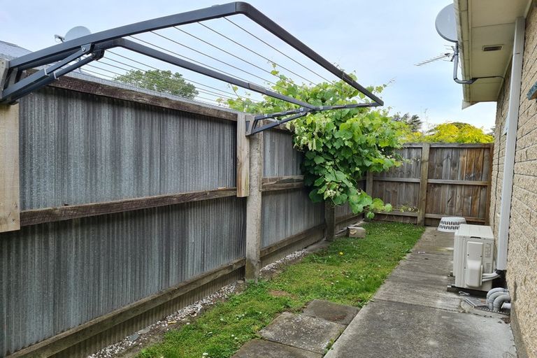 Photo of property in 17 Mckellar Place, Hornby, Christchurch, 8042