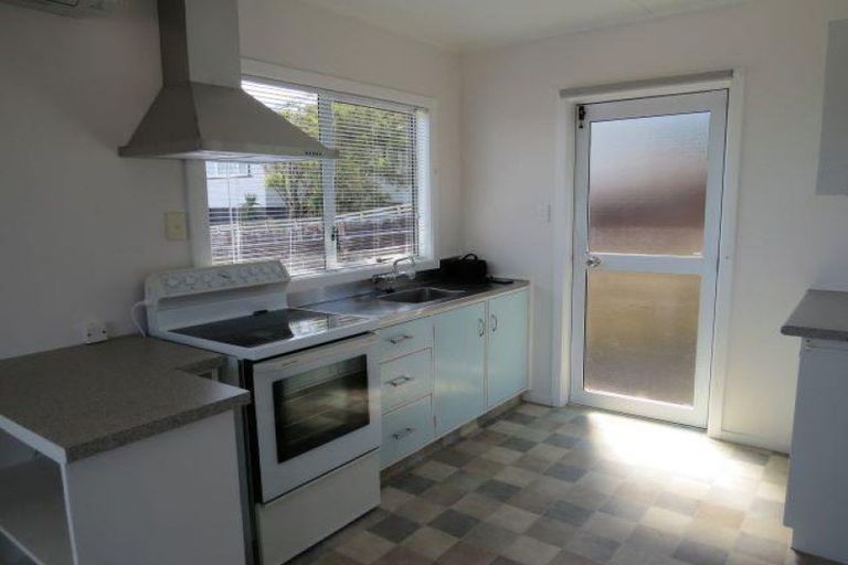 Photo of property in 39a Simons Street, Moturoa, New Plymouth, 4310