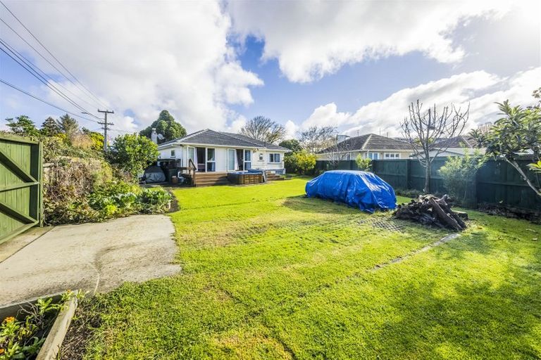 Photo of property in 2 Orakau Road, Mangere East, Auckland, 2024