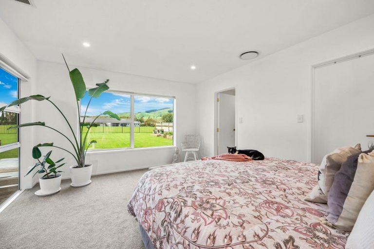 Photo of property in 69 Montgomery Crescent, Kinloch, Taupo, 3377