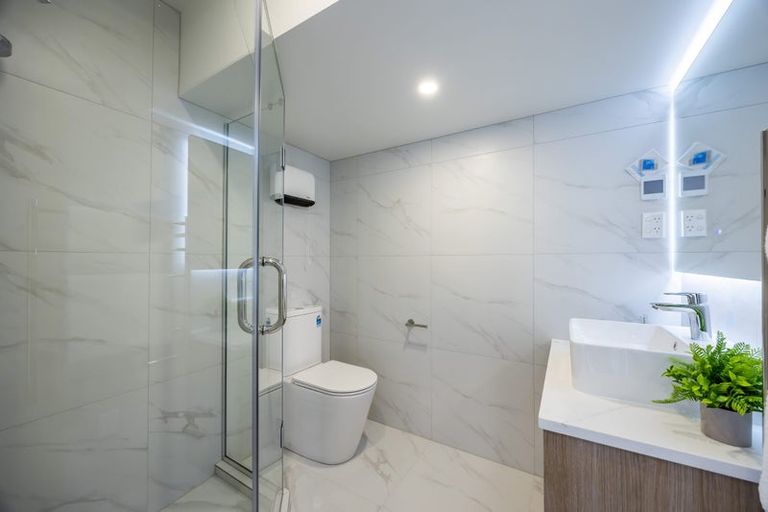 Photo of property in 17a John Jennings Drive, Oteha, Auckland, 0632
