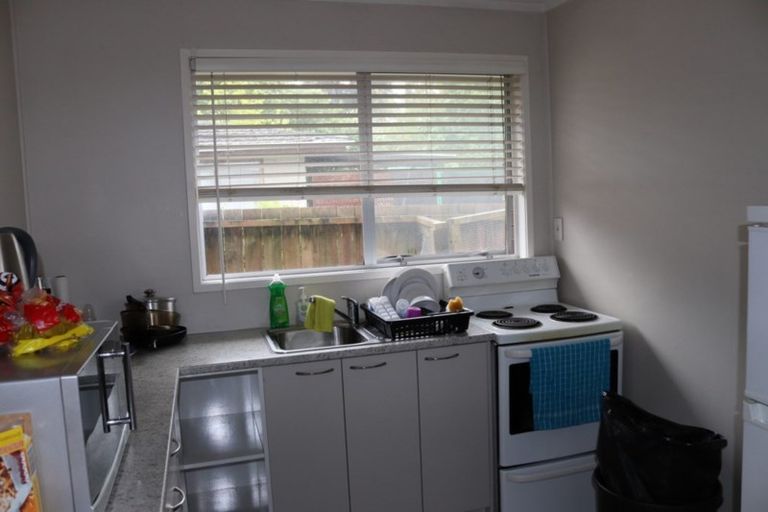 Photo of property in 2/199 Henderson Valley Road, Henderson, Auckland, 0612