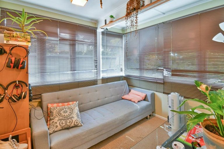 Photo of property in 131 Sykes Road, Weymouth, Auckland, 2103