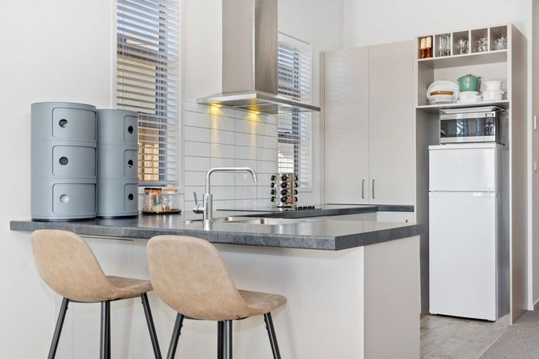 Photo of property in 33 Foley Grove, Pyes Pa, Tauranga, 3110