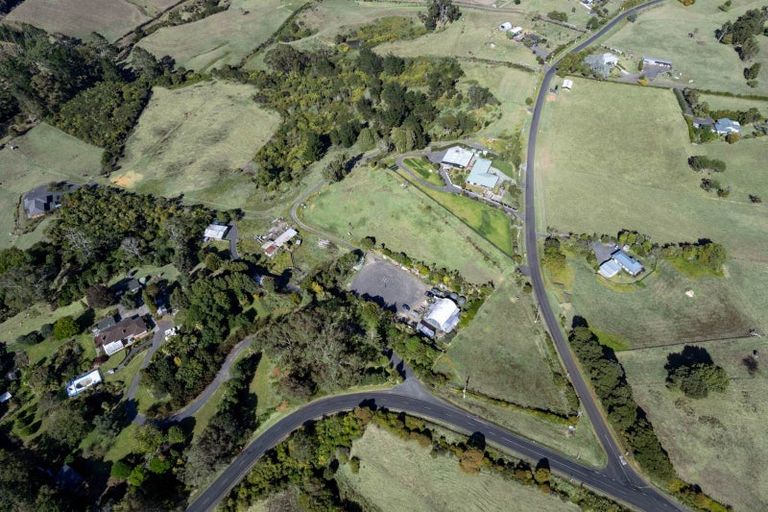 Photo of property in 11 Brewster Road, Pukekawa, Tuakau, 2696