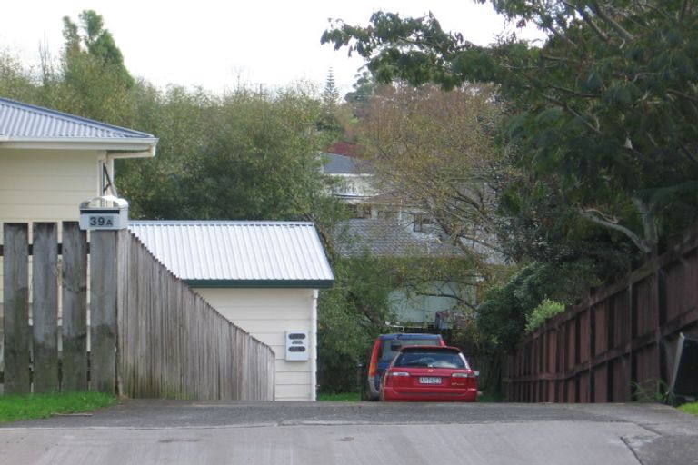 Photo of property in 39 Brunner Road, Glen Eden, Auckland, 0602
