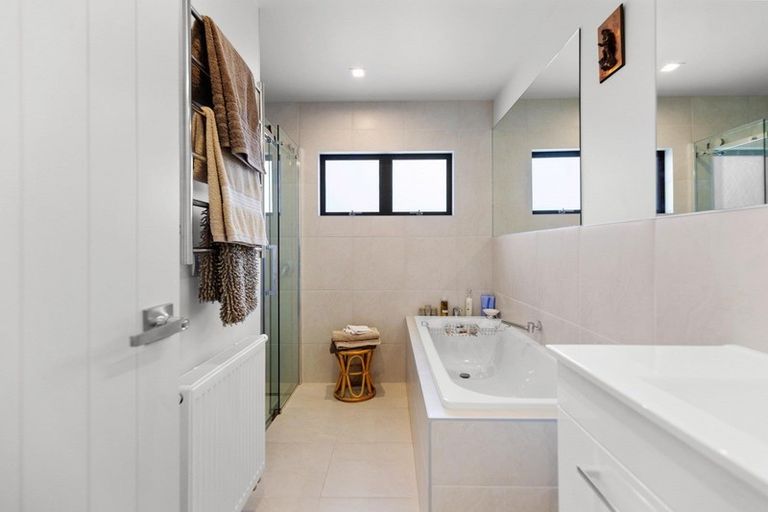 Photo of property in 36 Orford Drive, Jacks Point, Queenstown, 9371