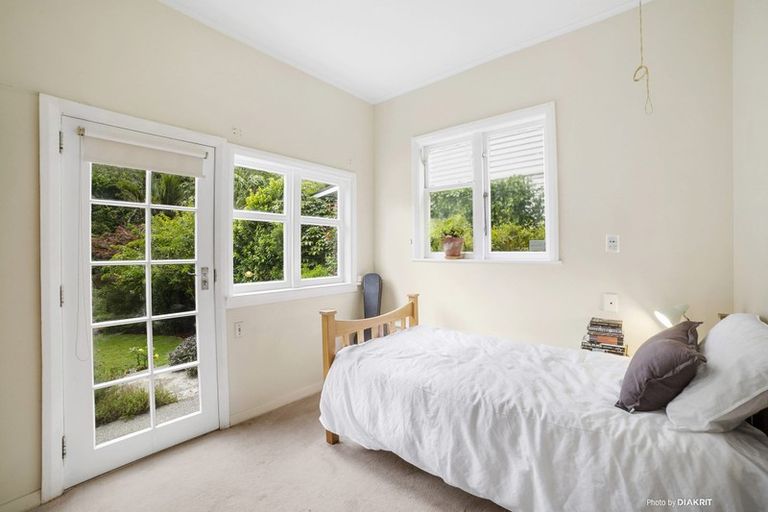 Photo of property in 16 Friend Street, Karori, Wellington, 6012
