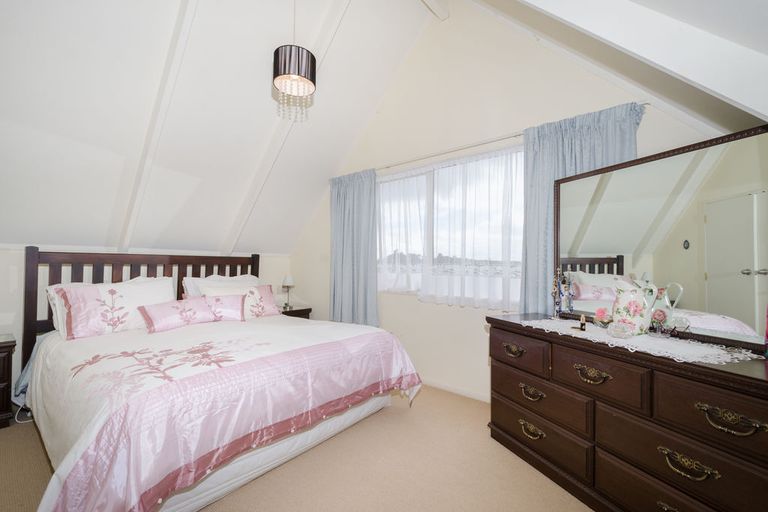 Photo of property in 16 Carillon Place, Massey, Auckland, 0614