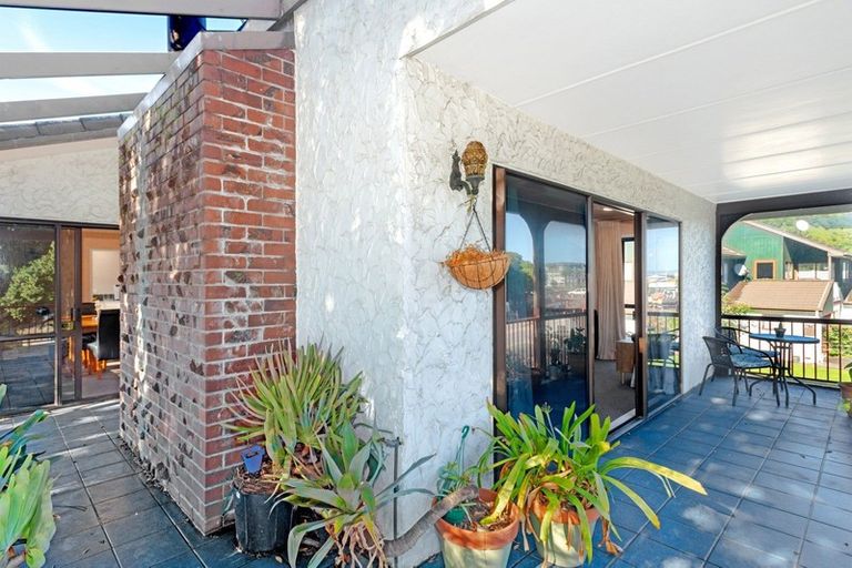 Photo of property in 71 Esplanade, Kaiti, Gisborne, 4010