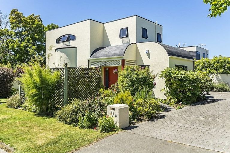 Photo of property in 12a Claverley Gardens, Avonhead, Christchurch, 8042