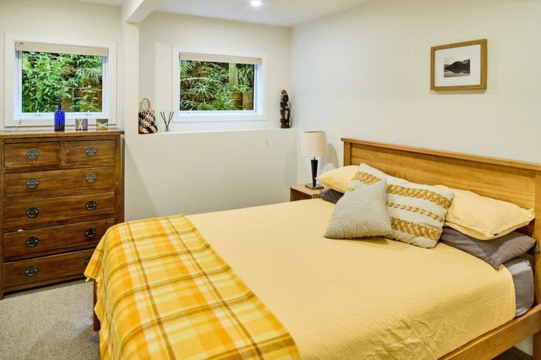 Photo of property in 98 Motuhara Road, Plimmerton, Porirua, 5026