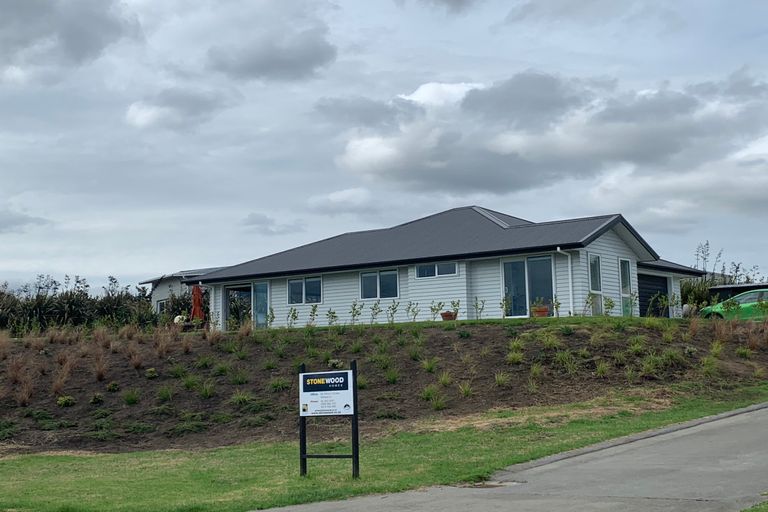 Photo of property in 33 Golf Vue Place, Castlecliff, Whanganui, 4501