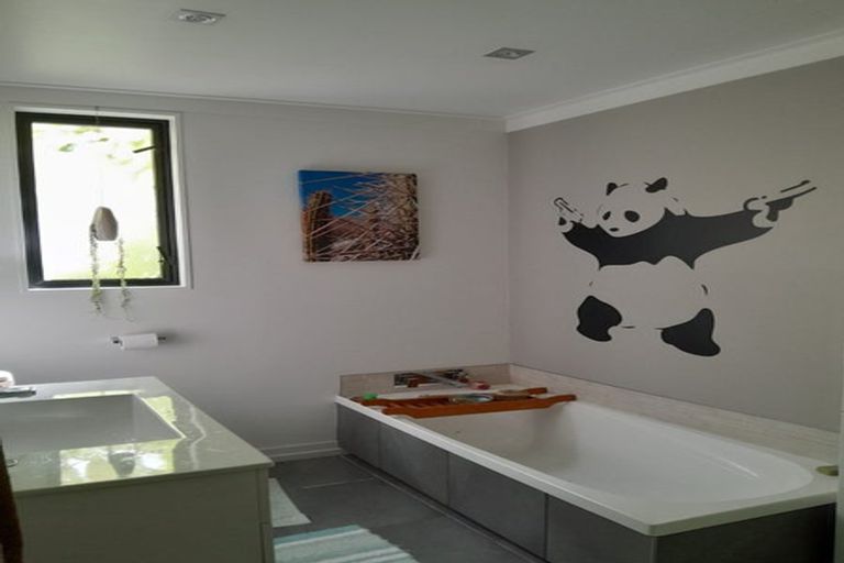 Photo of property in 37 Porterfield Street, Macandrew Bay, Dunedin, 9014