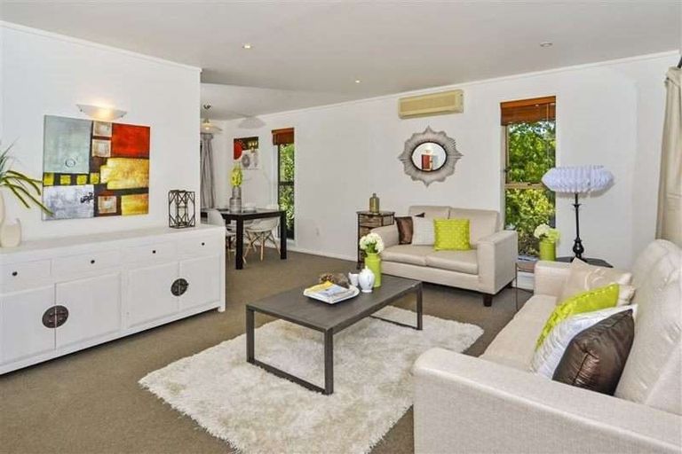 Photo of property in 1/78 Oaktree Avenue, Browns Bay, Auckland, 0630