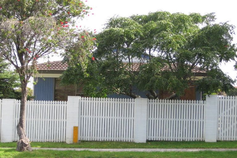 Photo of property in 24 Birman Close, Half Moon Bay, Auckland, 2012