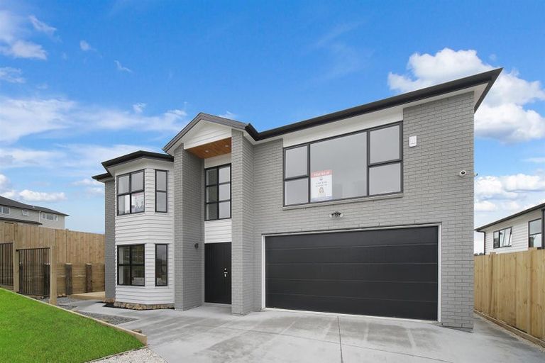 Photo of property in 16 Lumber Rise, Swanson, Auckland, 0614