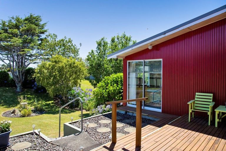 Photo of property in 24 Tarahua Road, Vogeltown, New Plymouth, 4310