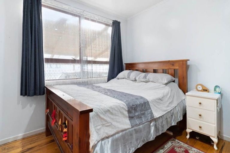 Photo of property in 2 Mcnaughton Avenue, Mangere East, Auckland, 2024