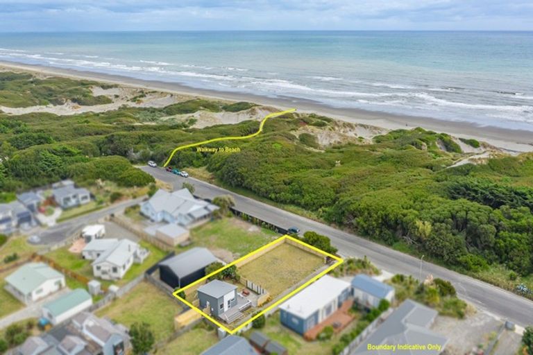 Photo of property in 46 Hunia Terrace, Himatangi Beach, Foxton, 4891