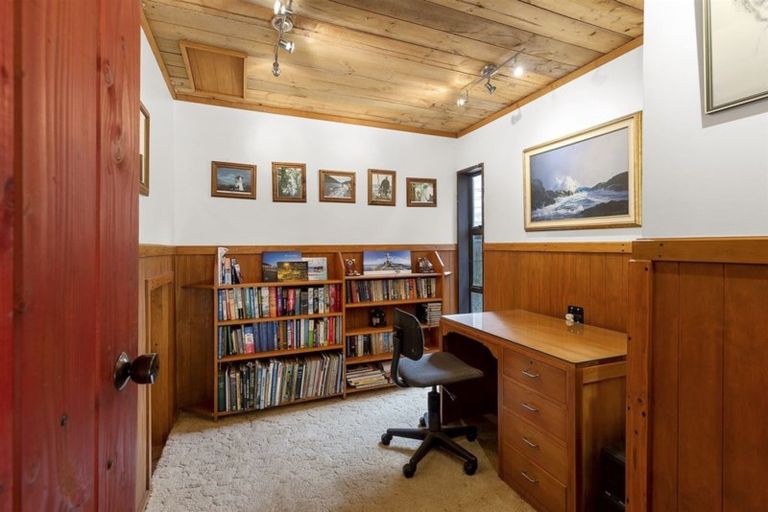 Photo of property in 2 Sea Vista Drive, Pukerua Bay, 5026