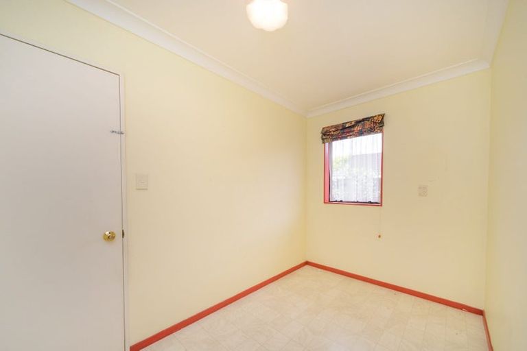 Photo of property in 112 John F Kennedy Drive, Milson, Palmerston North, 4414