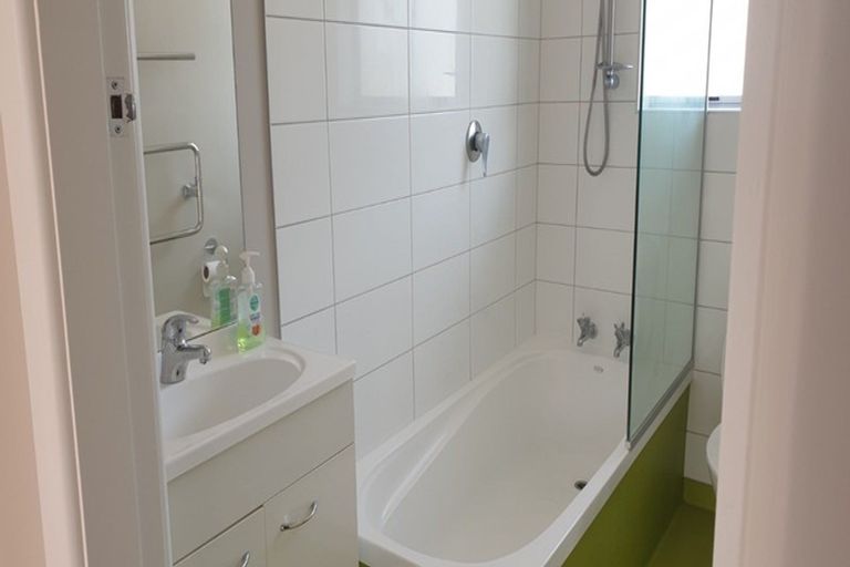 Photo of property in 1/38 North Avon Road, Richmond, Christchurch, 8013