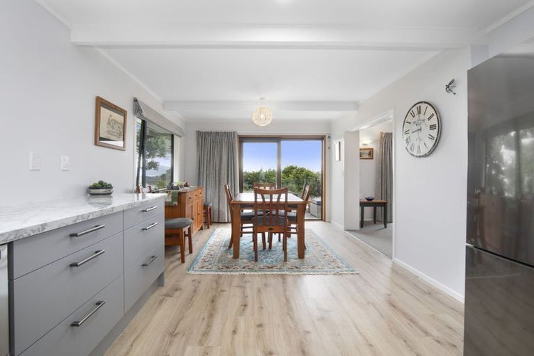 Photo of property in 24 Kereru Street, Waikanae, 5036