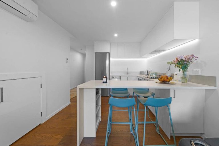 Photo of property in 4 Te Puketoka Lane, Mangere, Auckland, 2022