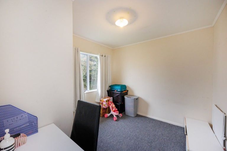 Photo of property in 31 Lydia Place, Kelvin Grove, Palmerston North, 4414