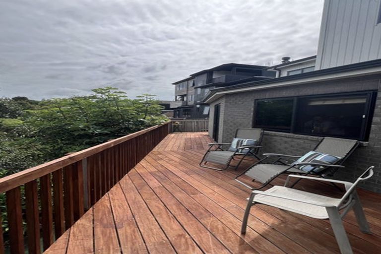 Photo of property in 1 Wyon Way, Flat Bush, Auckland, 2016