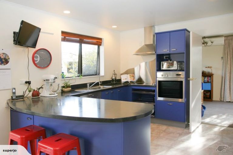 Photo of property in 10 Wedgewood Grove, Raumati Beach, Paraparaumu, 5032