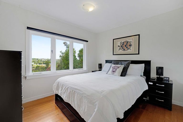 Photo of property in 1/66 Manuka Road, Glenfield, Auckland, 0629