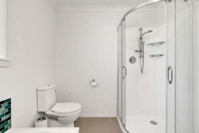 Photo of property in 1 Fairfax Terrace, Frankleigh Park, New Plymouth, 4310