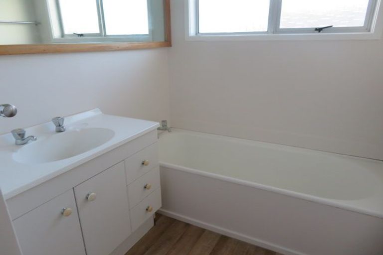 Photo of property in 4171a Great North Road, Glen Eden, Auckland, 0602