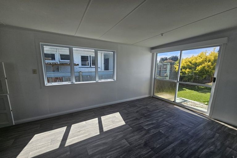 Photo of property in 11a Ruapehu Street, Castlecliff, Whanganui, 4501
