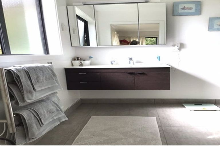 Photo of property in 2 Williams Drive, Fox Glacier, 7886