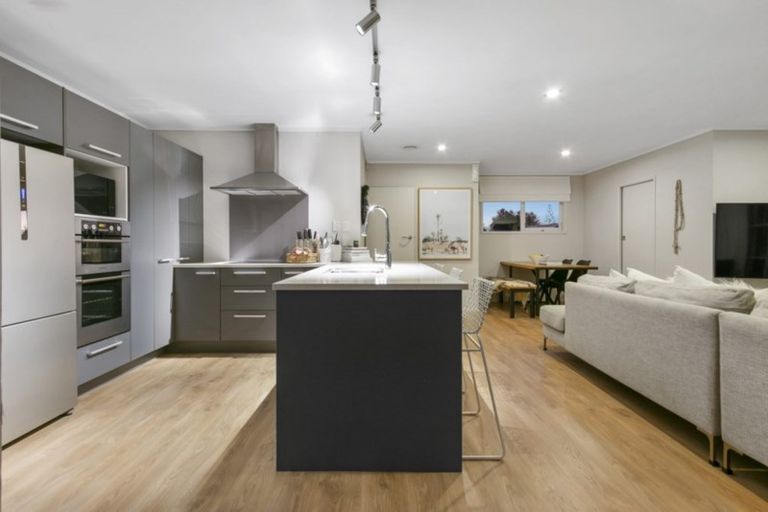 Photo of property in 30 Wallace Road, Mangere Bridge, Auckland, 2022