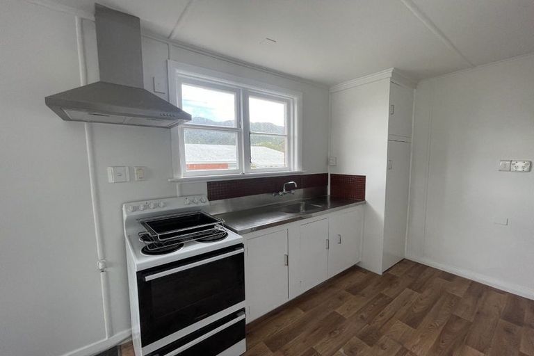 Photo of property in 60 Godley Street, Waiwhetu, Lower Hutt, 5010