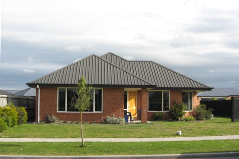 Photo of property in 7 Hawkins Place, Rangiora, 7400