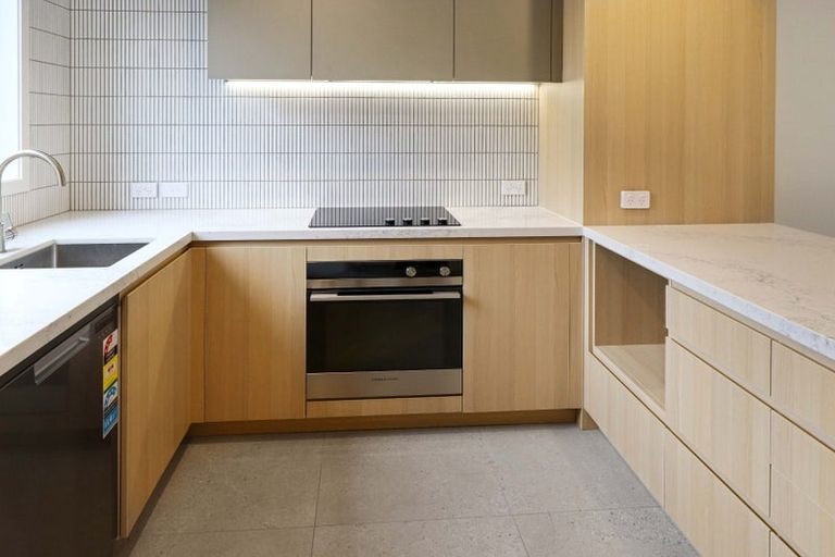 Photo of property in 15c Cuba Street, Petone, Lower Hutt, 5012