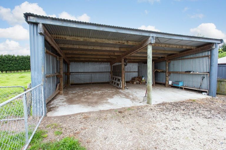 Photo of property in 47 Cowper Side Road, Dannevirke, 4976
