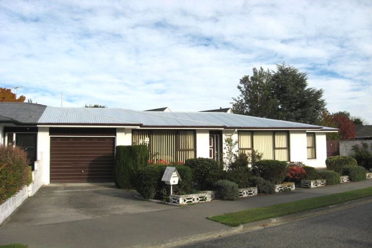Photo of property in 2/2 Farnham Place, Ilam, Christchurch, 8041