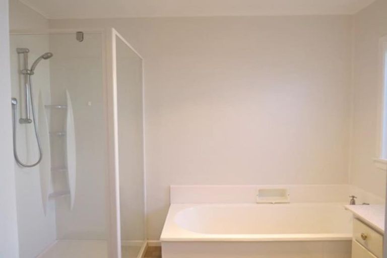 Photo of property in 117a Ngamotu Road, Spotswood, New Plymouth, 4310