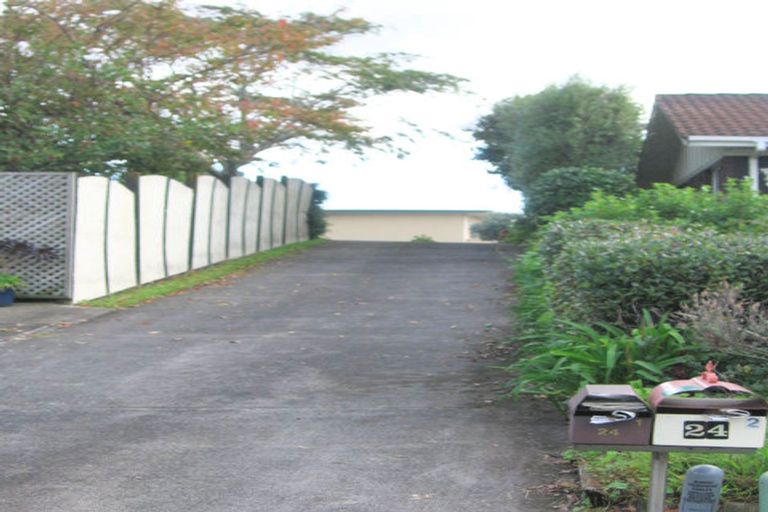 Photo of property in 1/24 Kentigern Close, Pakuranga, Auckland, 2010