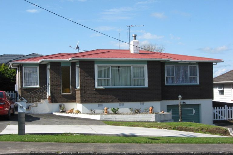 Photo of property in 72 Wallath Road, Westown, New Plymouth, 4310
