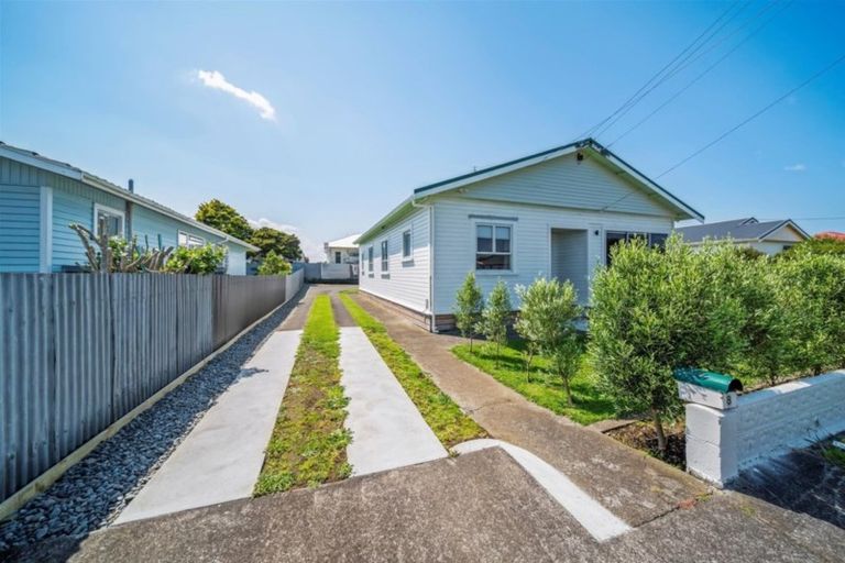 Photo of property in 8 Argyle Street, Hawera, 4610