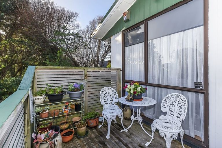 Photo of property in 7a Whitehouse Road, Titahi Bay, Porirua, 5022