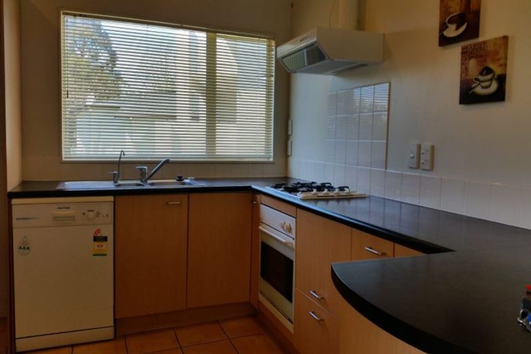 Photo of property in 31 Bronzewing Terrace, Unsworth Heights, Auckland, 0632